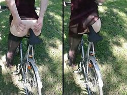 française, gode - Une française se gode le cul avec une selle de vélo