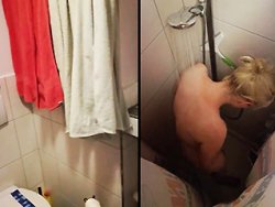 voyeur - Sorprende la moglie che si masturba sotto la doccia